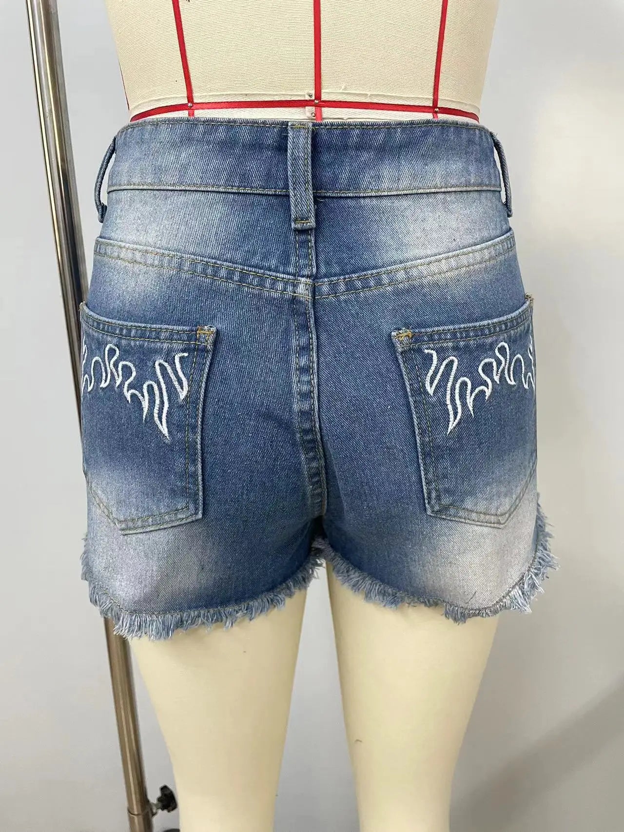 Shorts Women Jeans 2025 Summer Streetwear Embroidery Short Pants Rivet Skinny Mid Waist Distressed Washed Straight Denims